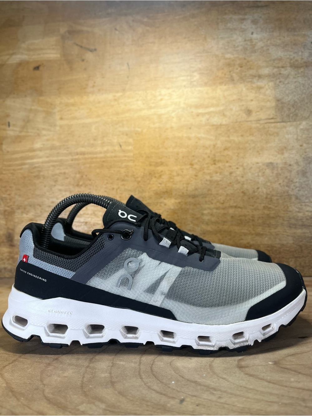 On CloudVista Womens Size 9.5 Trail Running Shoes Sneakers Glacier Gray Black